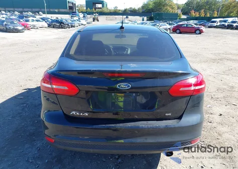 2018 Ford Focus Se z USA, uszkodzony, nr VIN 1FADP3F23JL290960